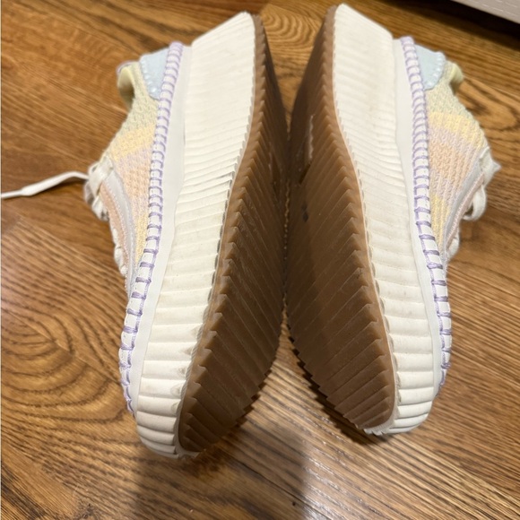 Dolce Vita Sneakers in Pastel Tones size 8 - Picture 5 of 11